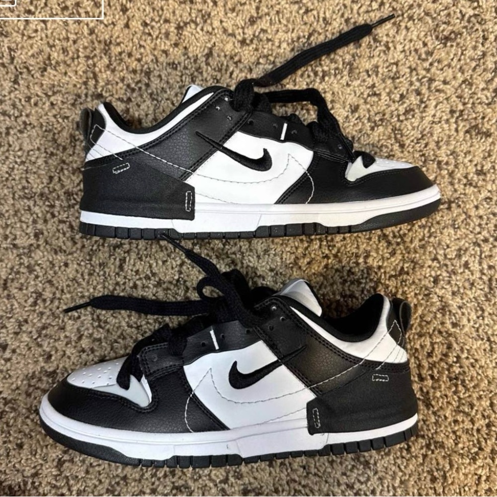 Selling a size 7 Nike Dunks Low Disrupt 2’